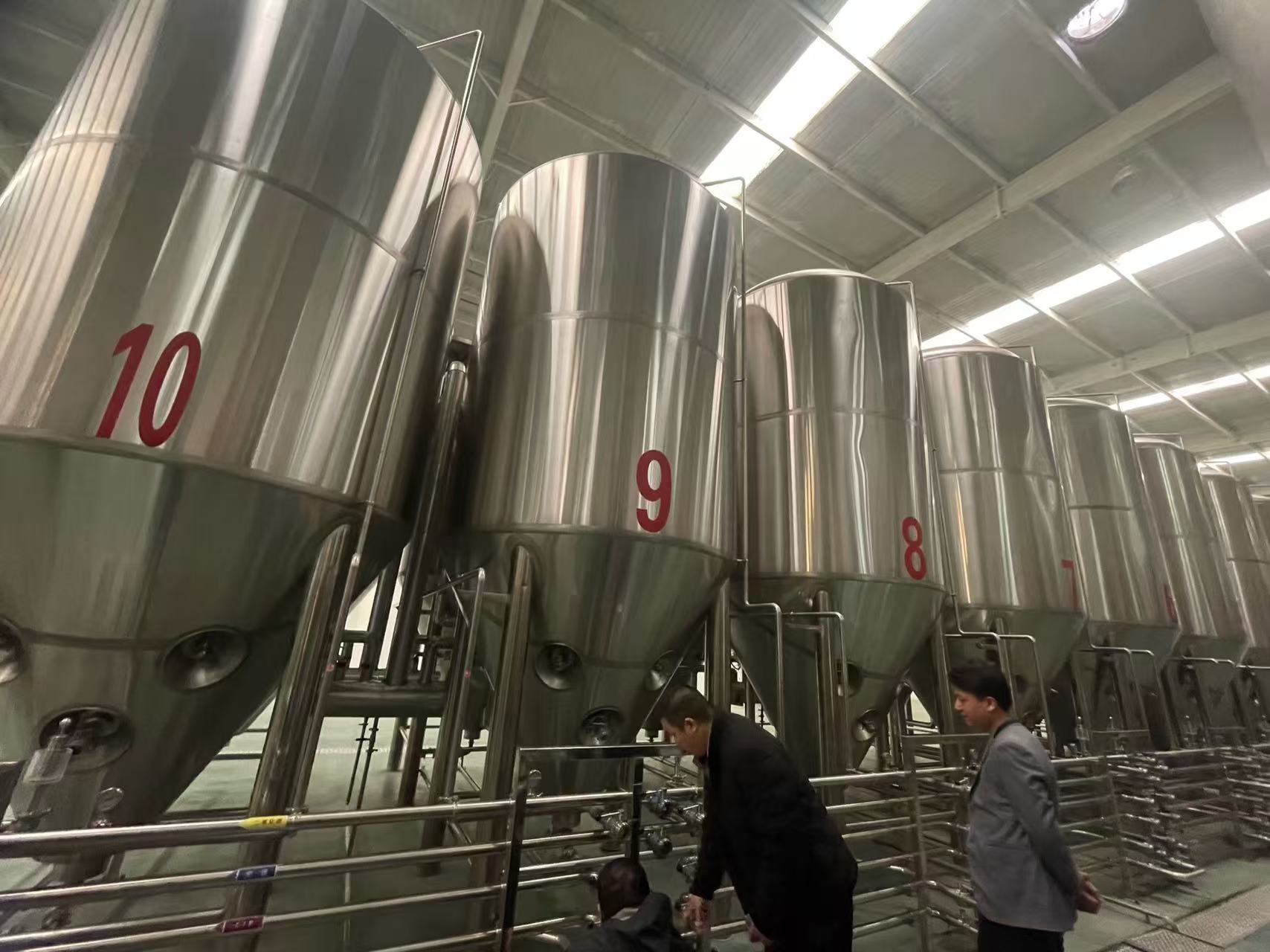 策勒精酿啤酒设备厂—平面布置、设备设计、制造、调试、培训等一条龙服务